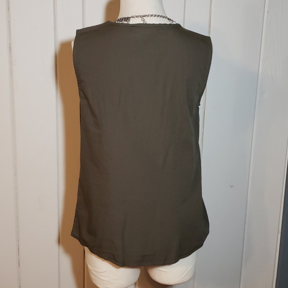 Lightly worn Croft & Barrow button down - Picture 3 of 4